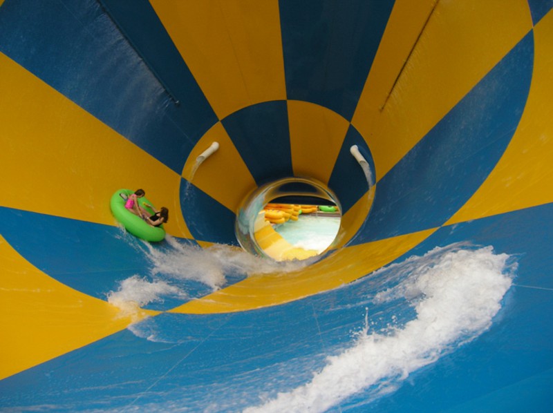 water-slider-tornado-inside_800x598